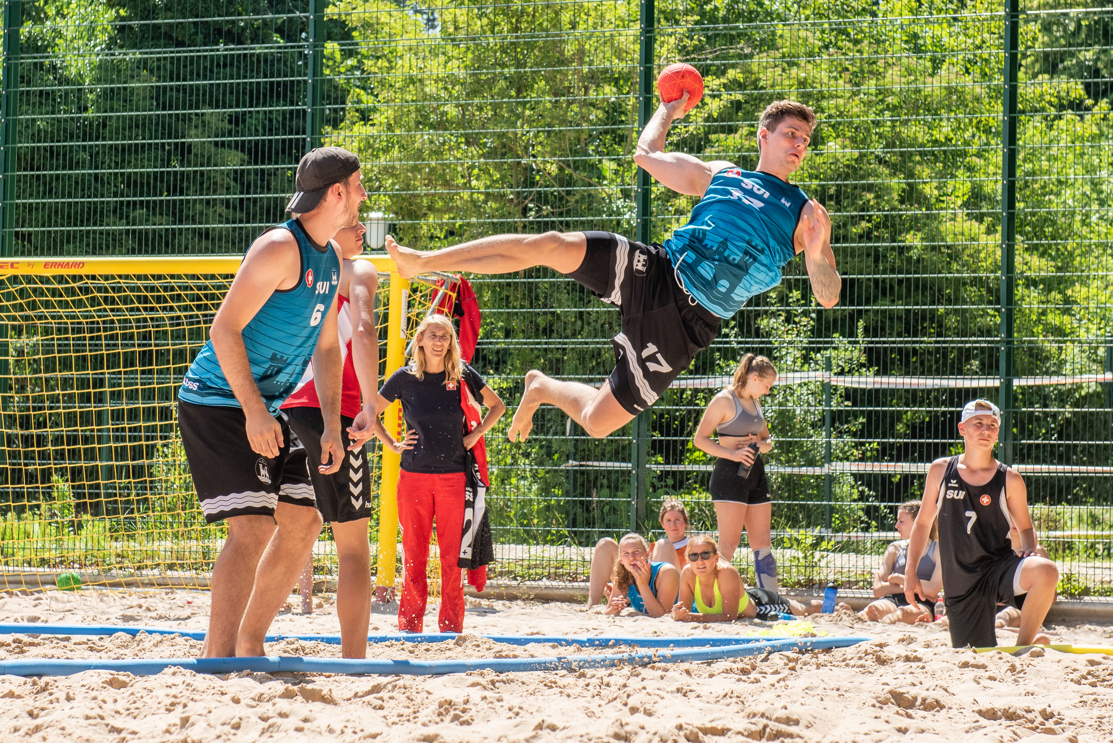 Beachhandball Schweizermeisterschft in Basel – Sport – Roland Peter